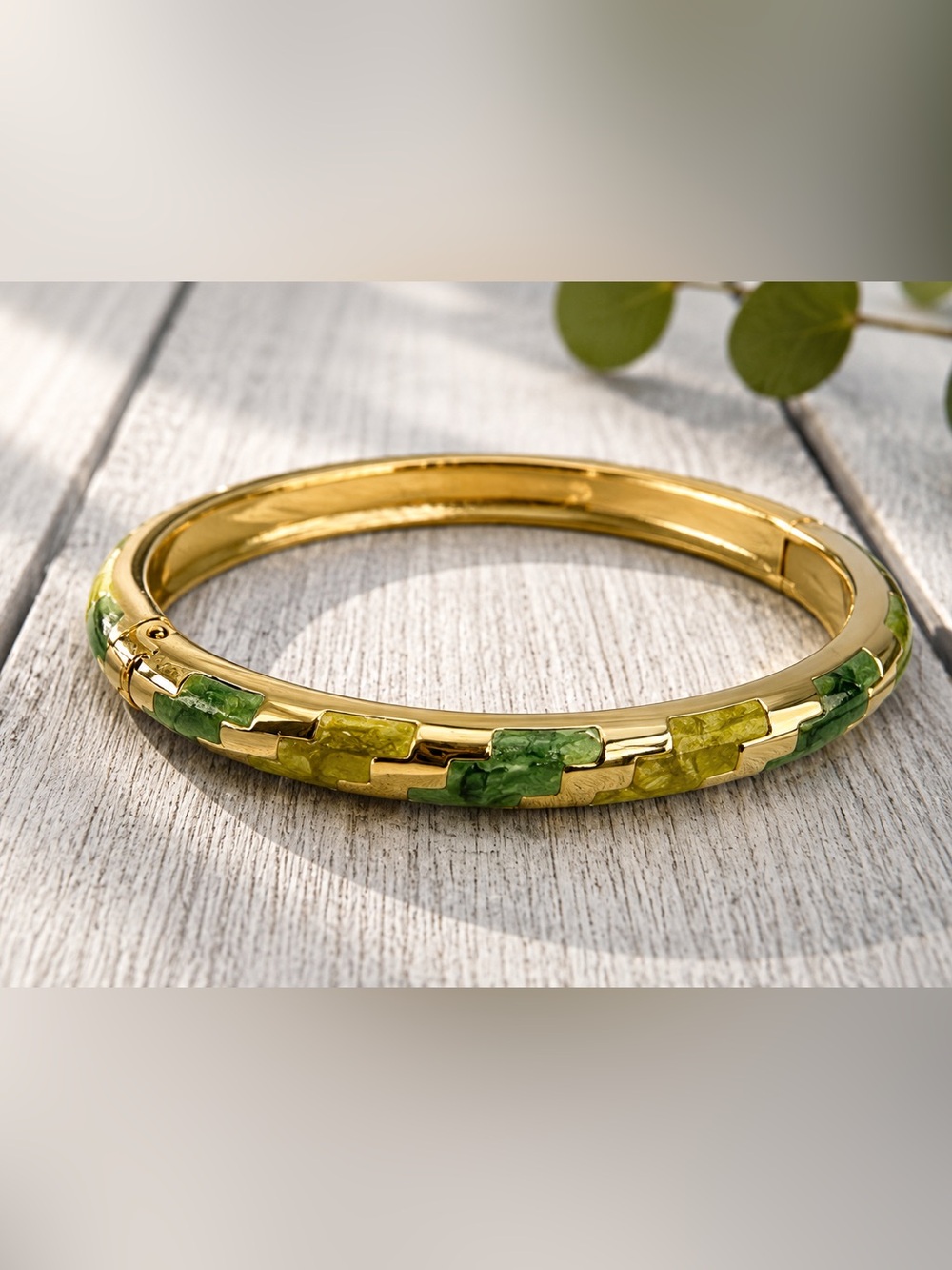 506. Vintage Green and Khaki Pearlized Enamel Clamper Bracelet Sz 7